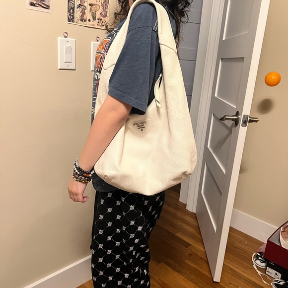 Prada white leather tote bag - Picture 6 of 6